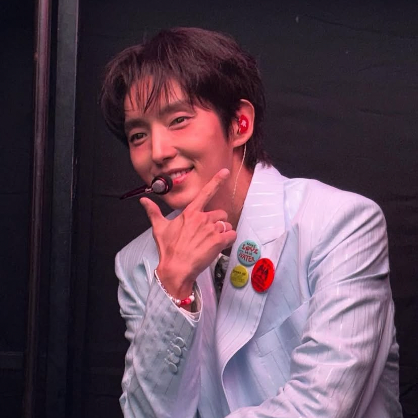 A moment captured by a fan of Lee Joongi