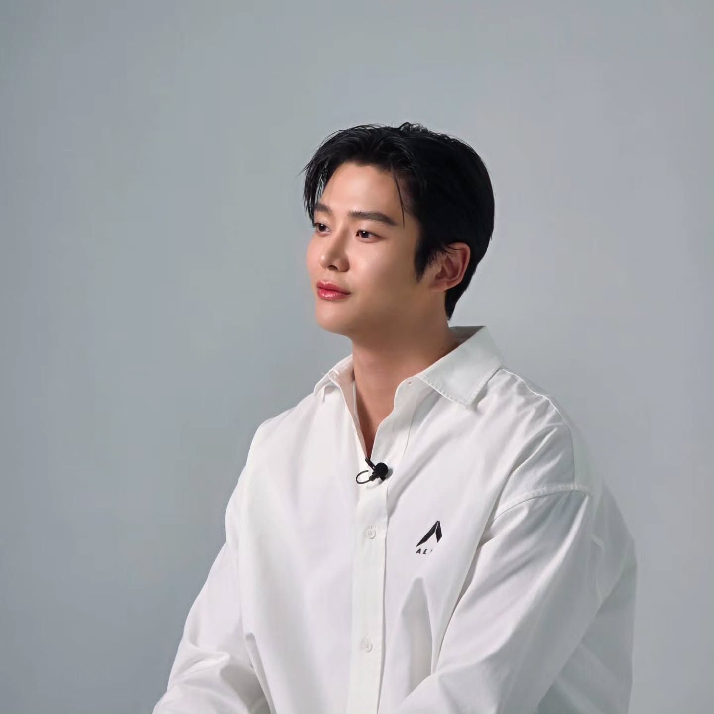 로운의 최신 사진