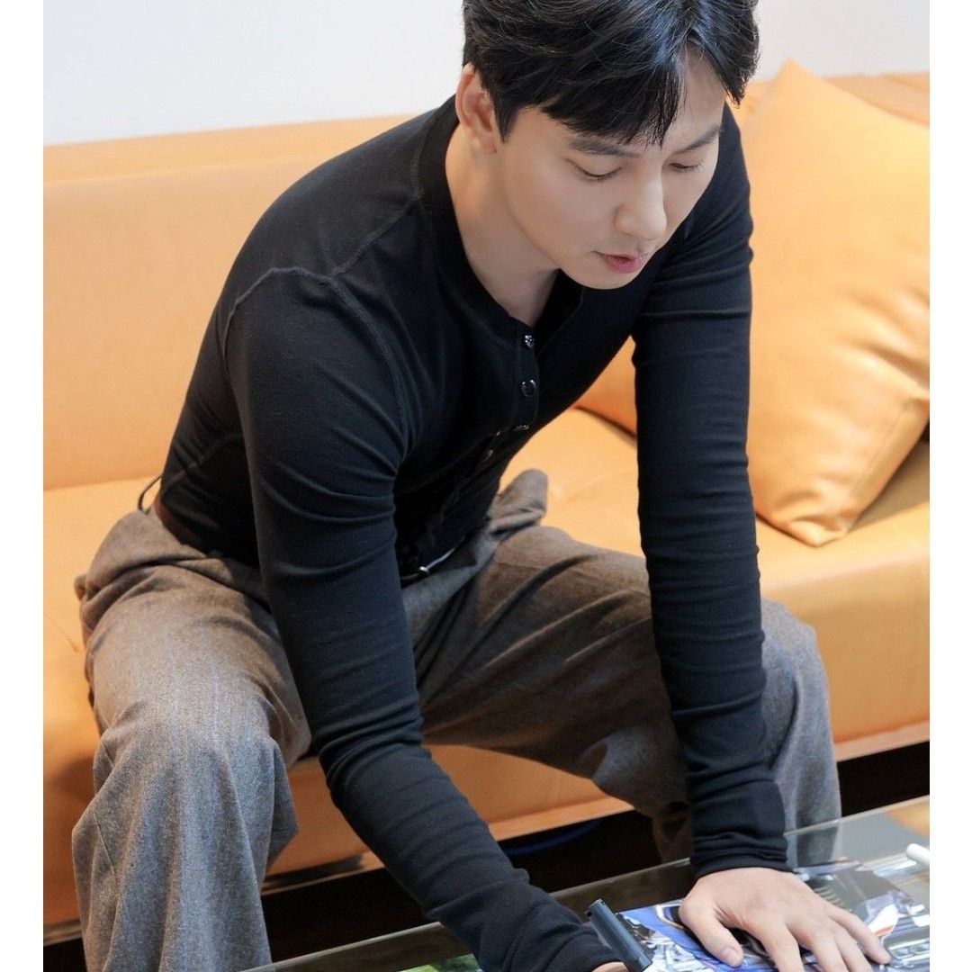 Behind-the-scenes cut of Kim Namgil