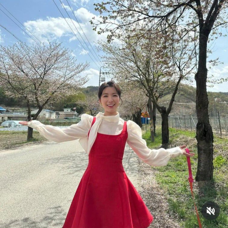 Behind-the-scenes cut of Ryu Wonjung