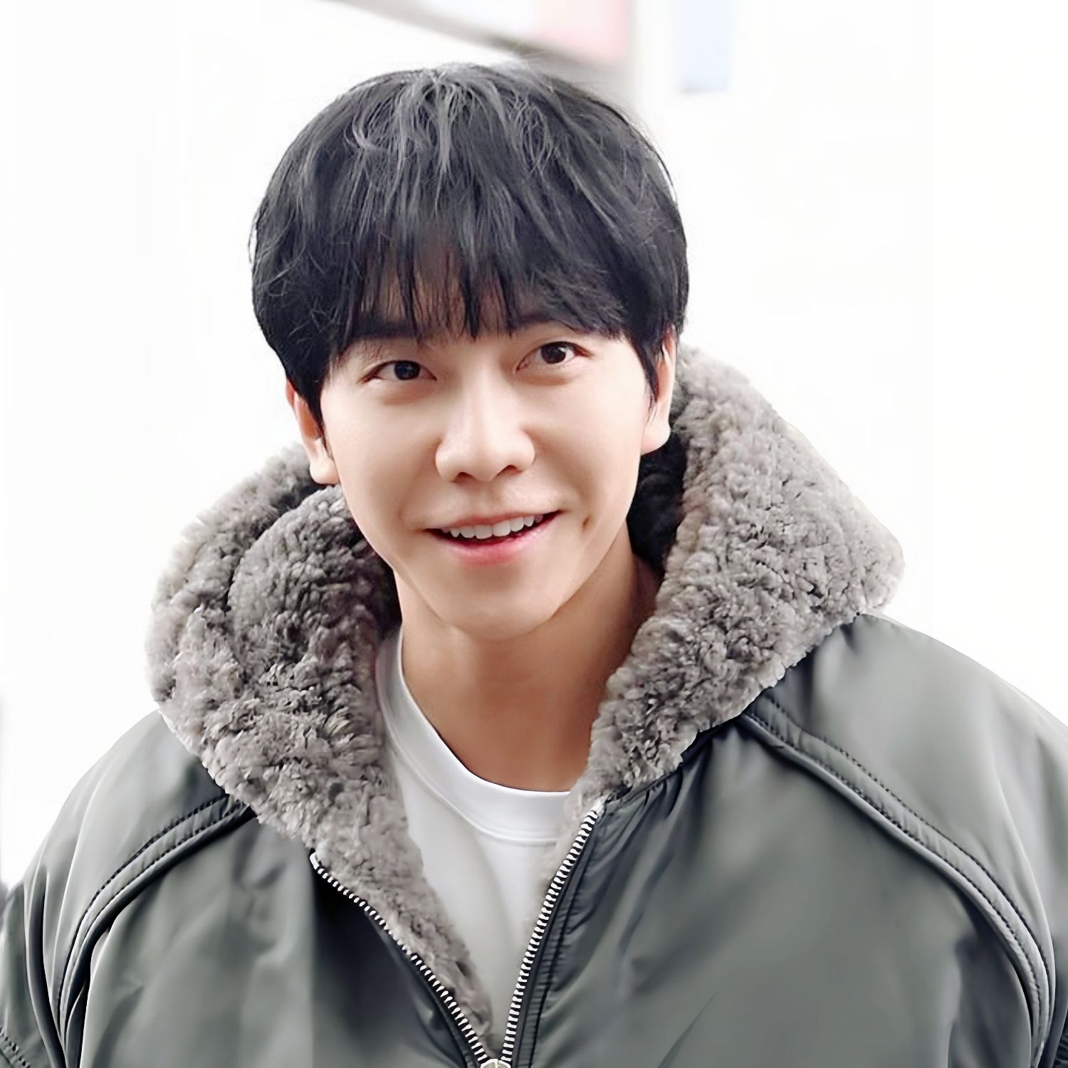 Cuplikan di balik layar dari Lee Seunggi