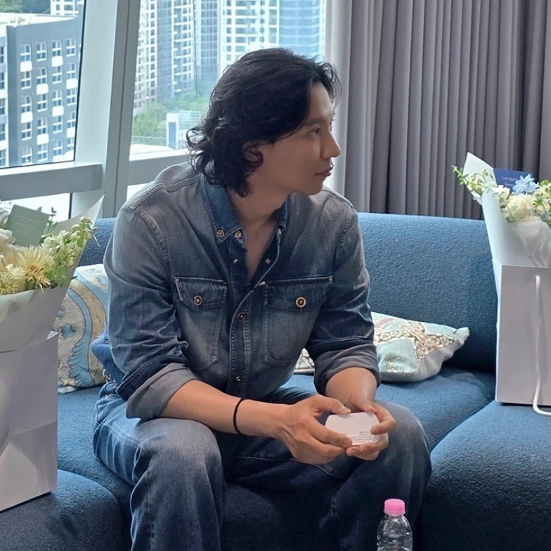 Behind-the-scenes cut of Kim Namgil