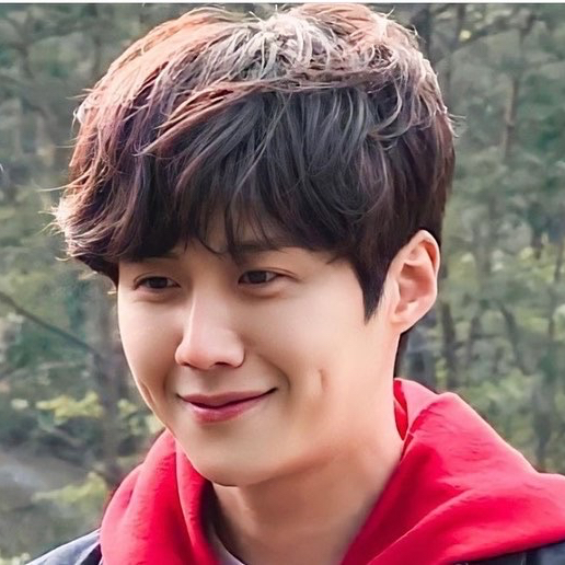 Behind-the-scenes cut of Kim Seonho