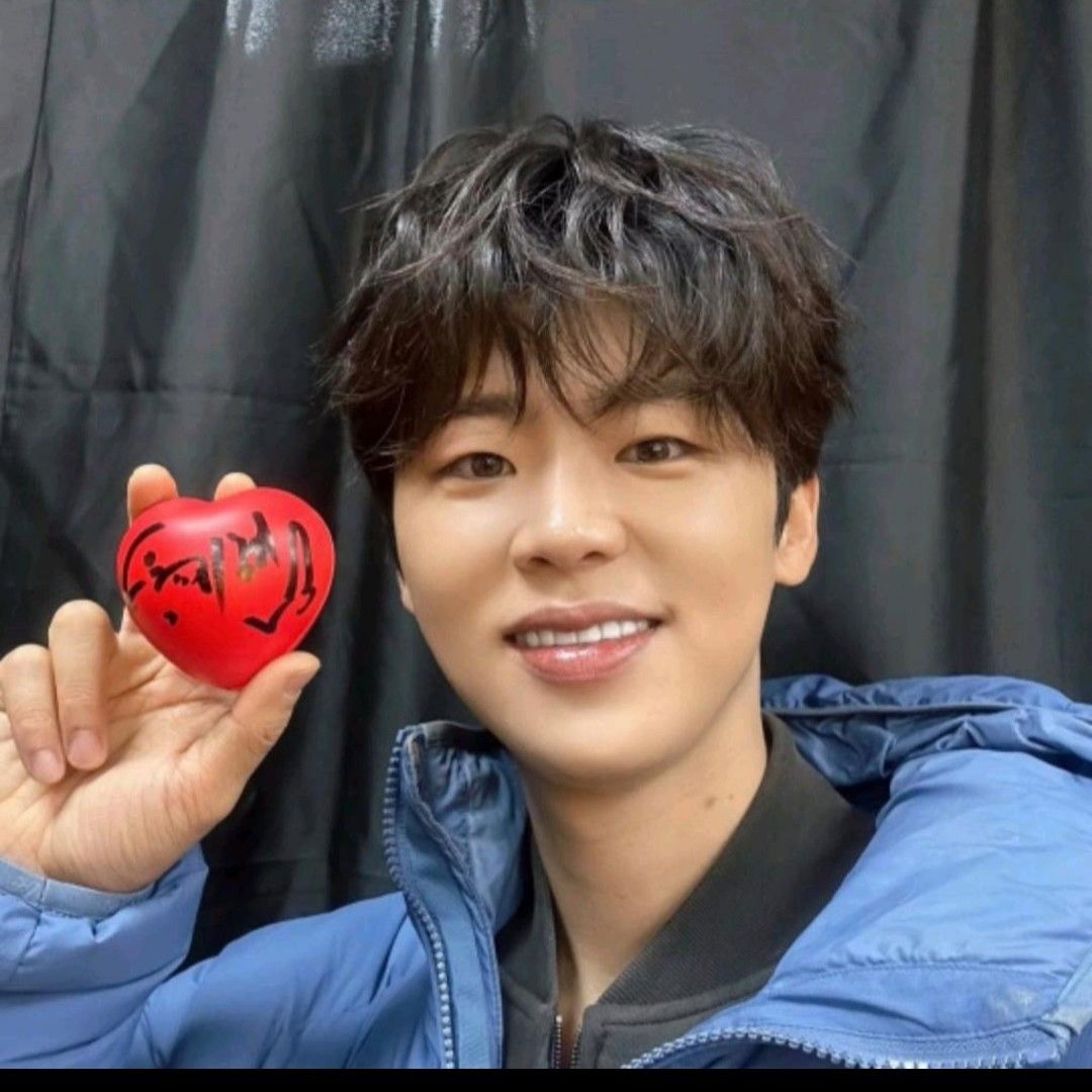 Behind-the-scenes cut of Park Jihyeon