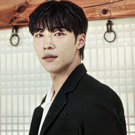 A moment captured by a fan of Woo Dohwan