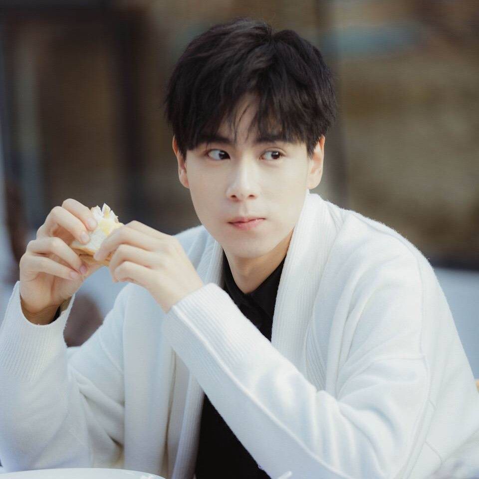 Recent activity shot of Hu Yitian
