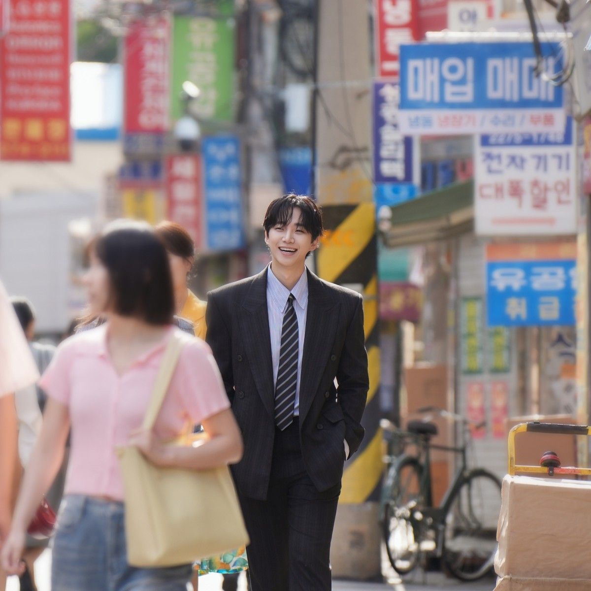 イ・ジュノのビハインドカット