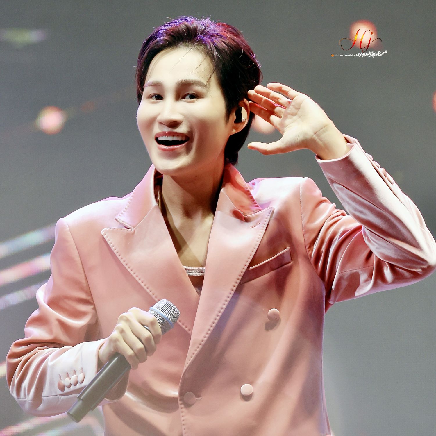 김희재의 비하인드 컷