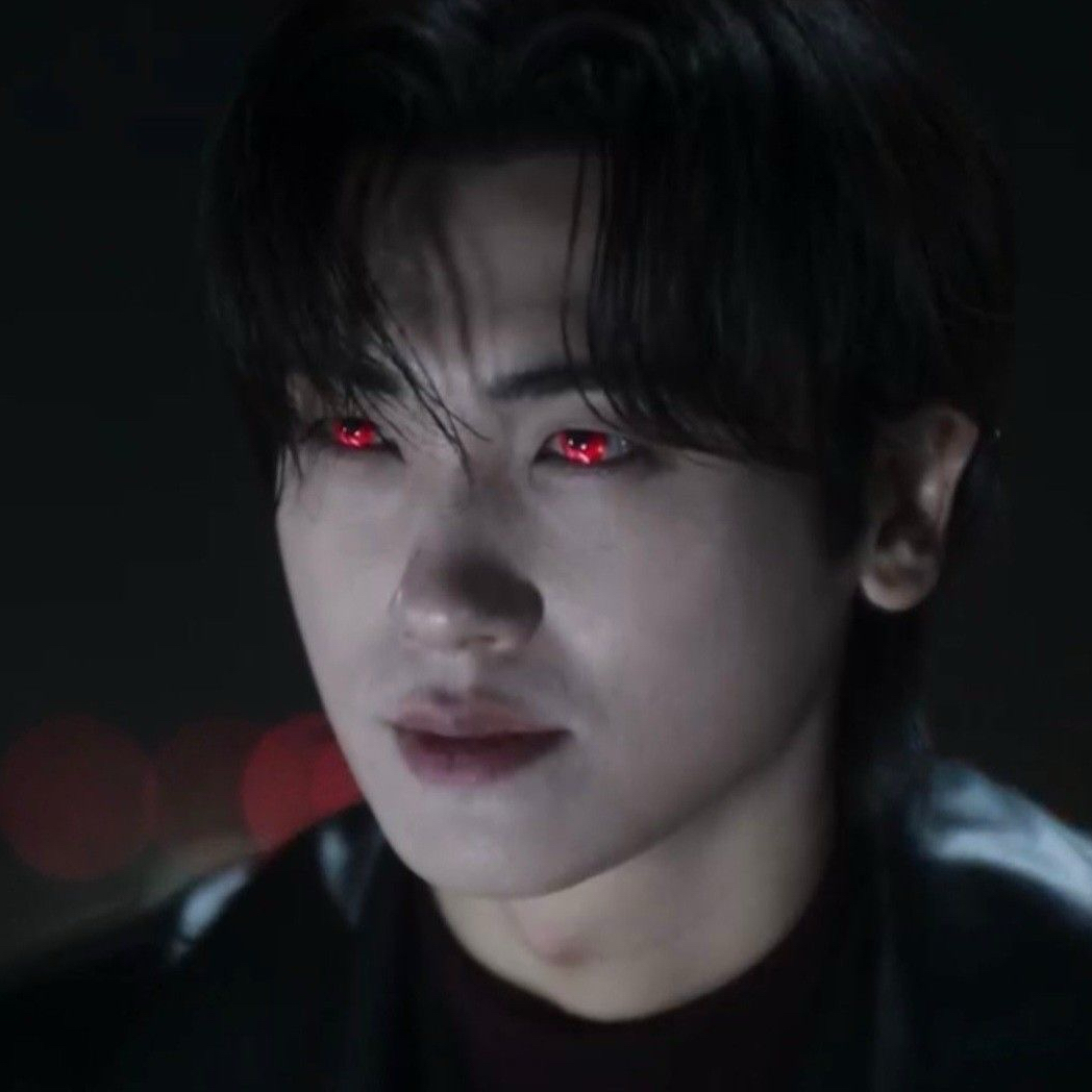 A moment captured by a fan of Park Hyungsik