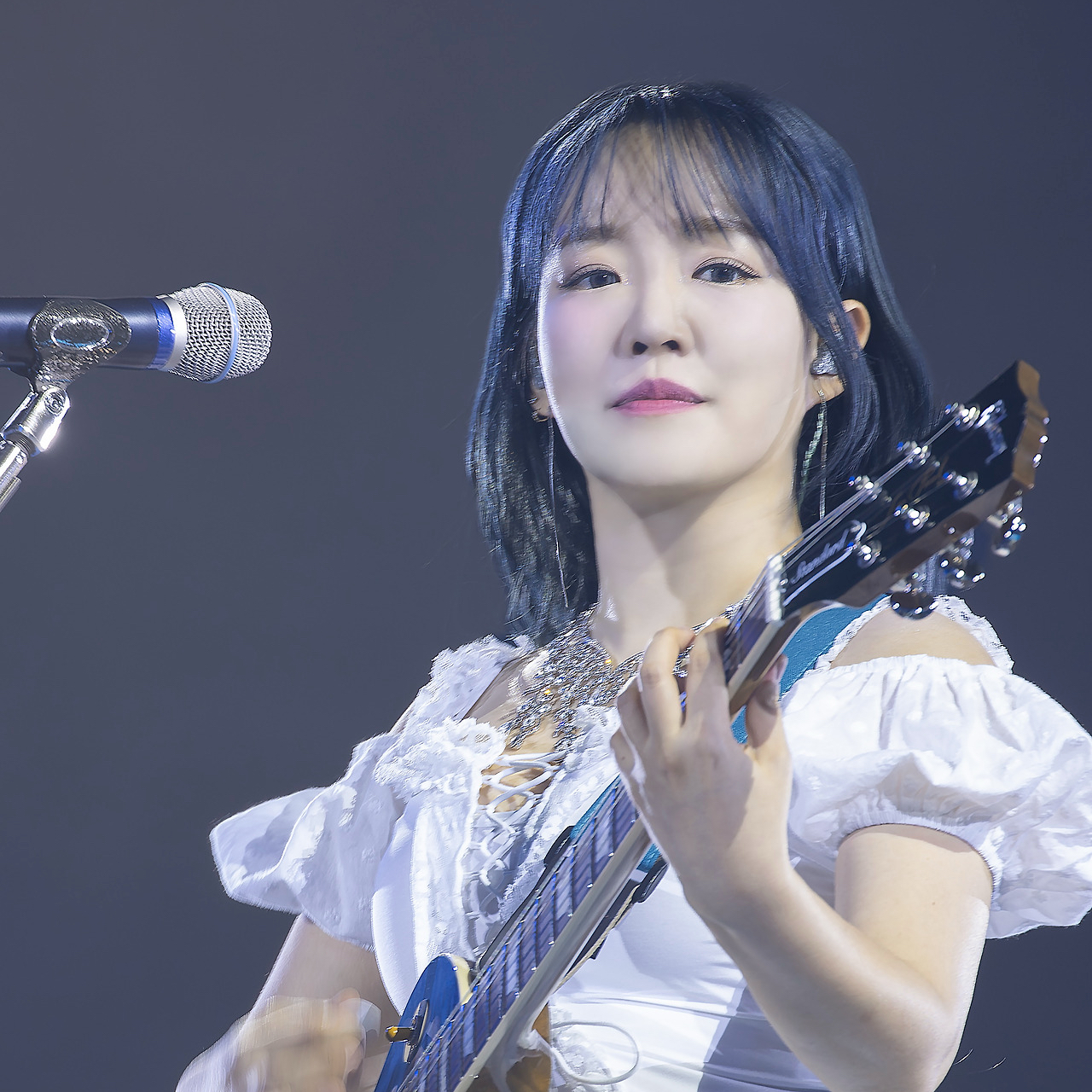 Behind-the-scenes cut of Younha