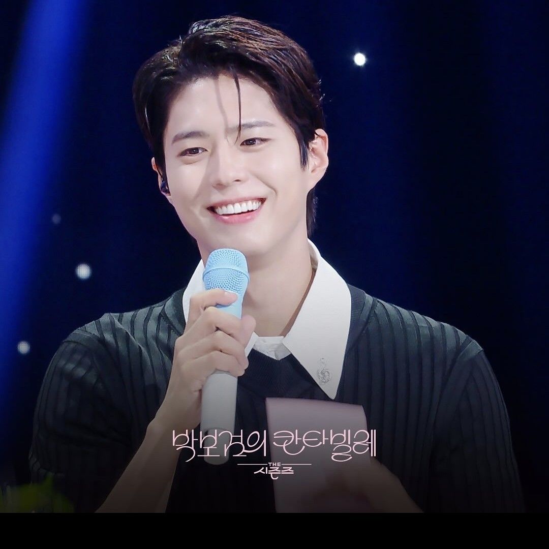 A moment captured by a fan of Park Bogum