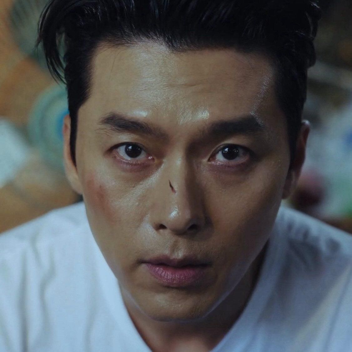 Behind-the-scenes cut of Hyun Bin