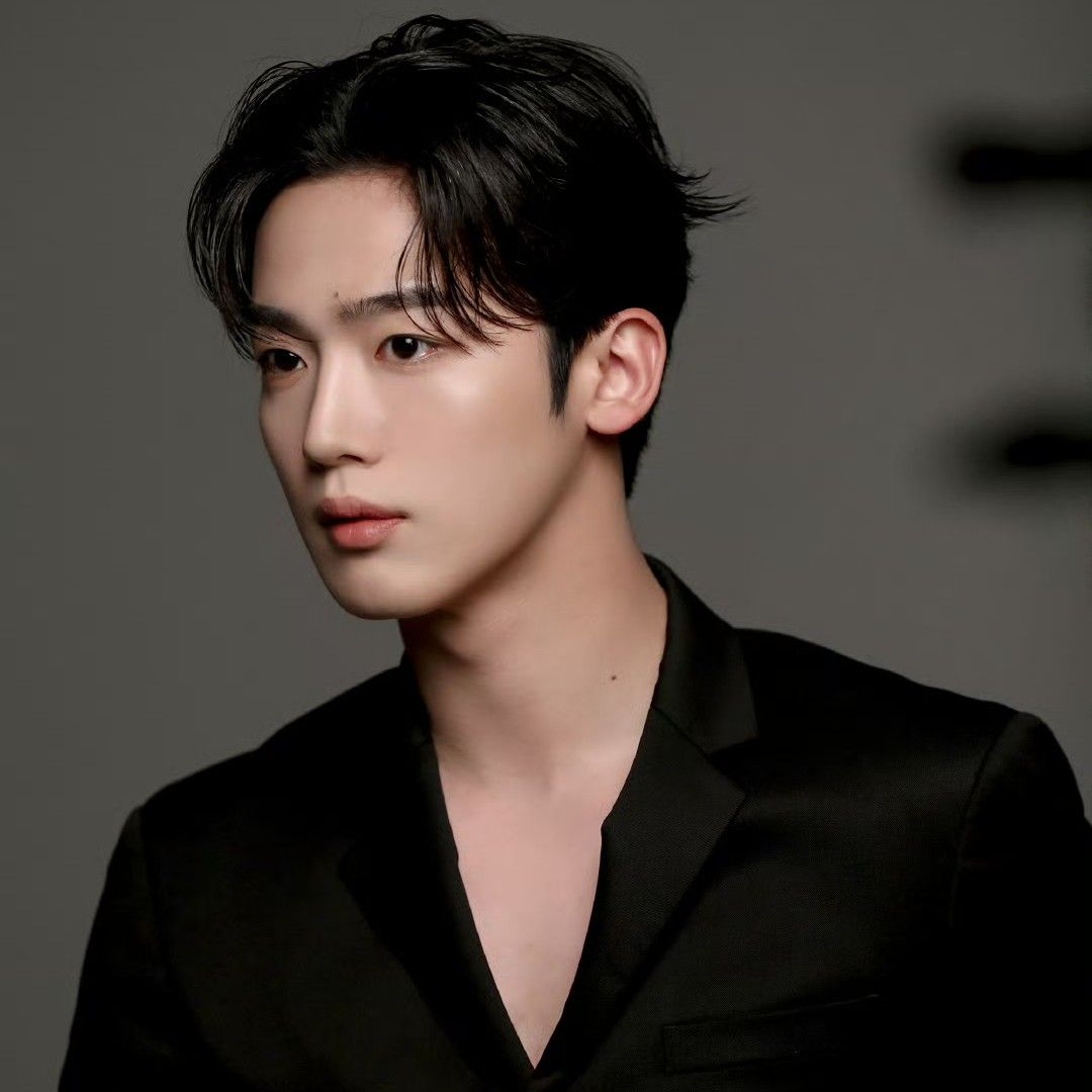 Behind-the-scenes cut of Kim Yohan