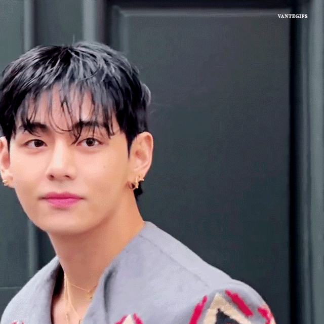 Momen yang diabadikan oleh penggemar Kim Taehyung (V)
