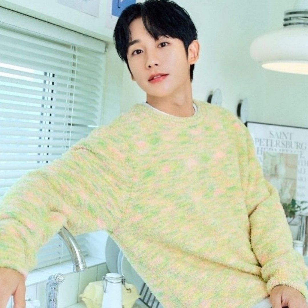 Recent activity shot of Jung Haein