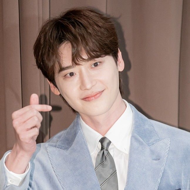 Behind-the-scenes cut of Lee Jongsuk