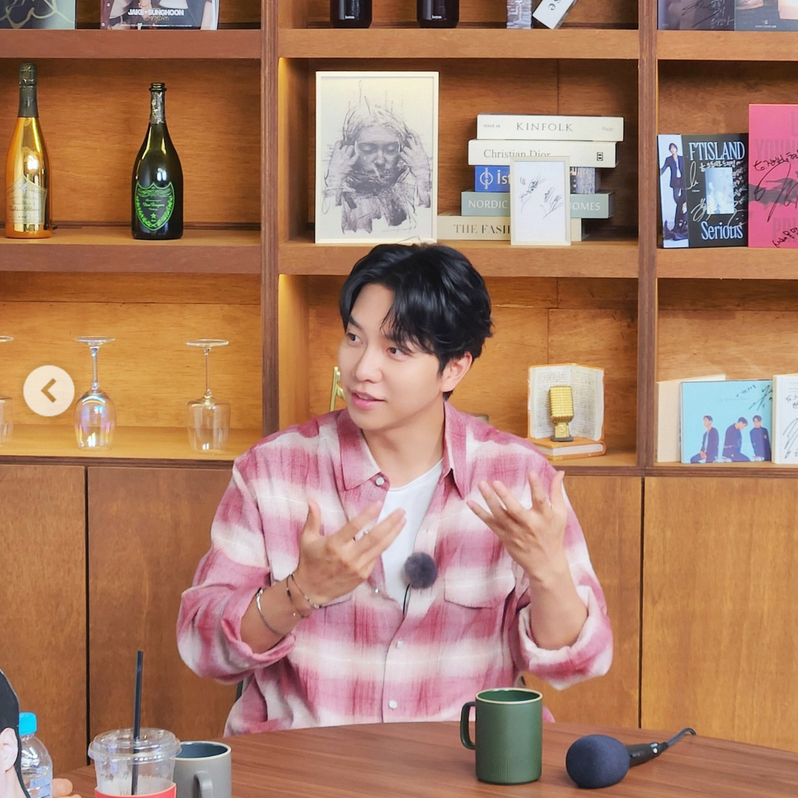 A moment captured by a fan of Lee Seunggi