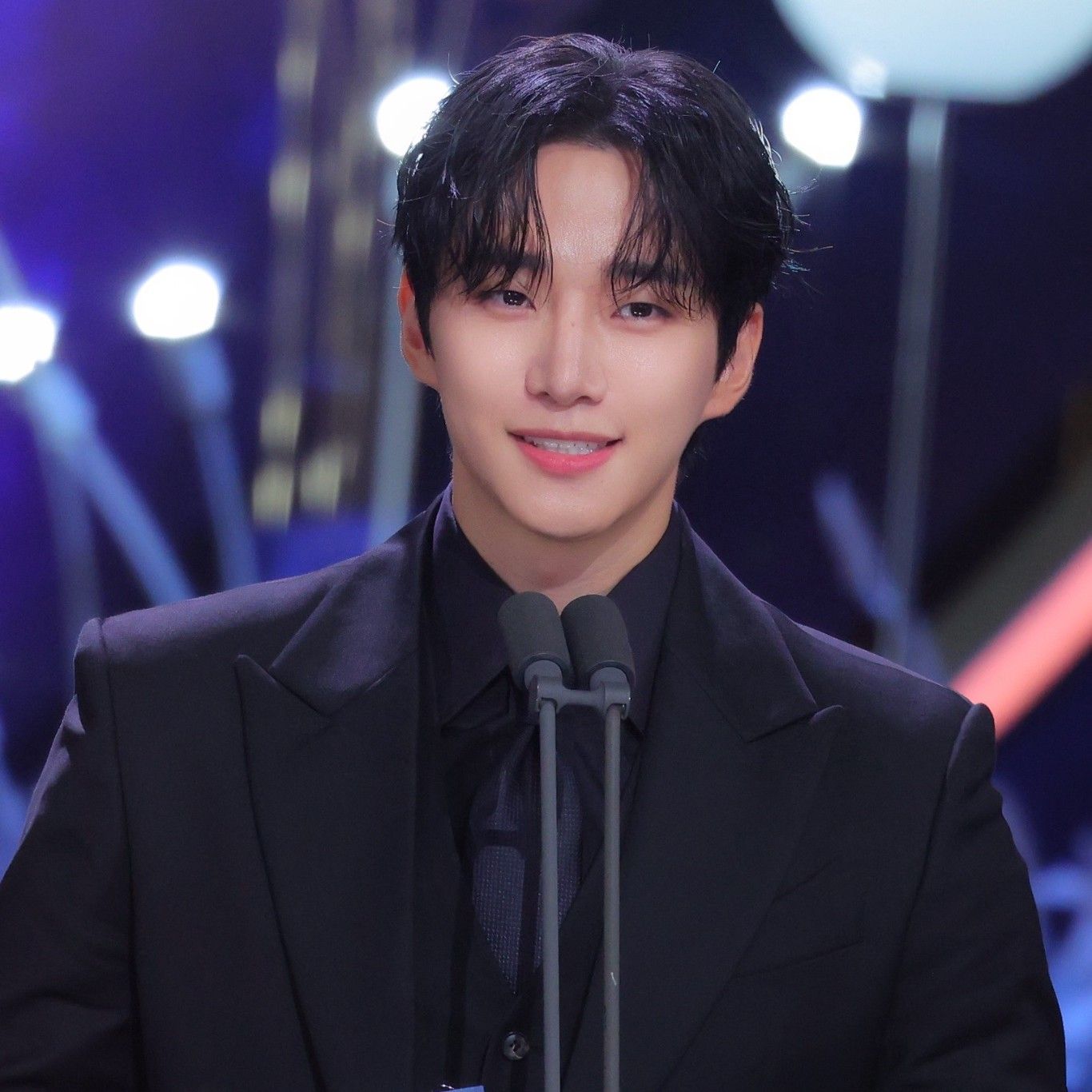 イ・ジュノのビハインドカット