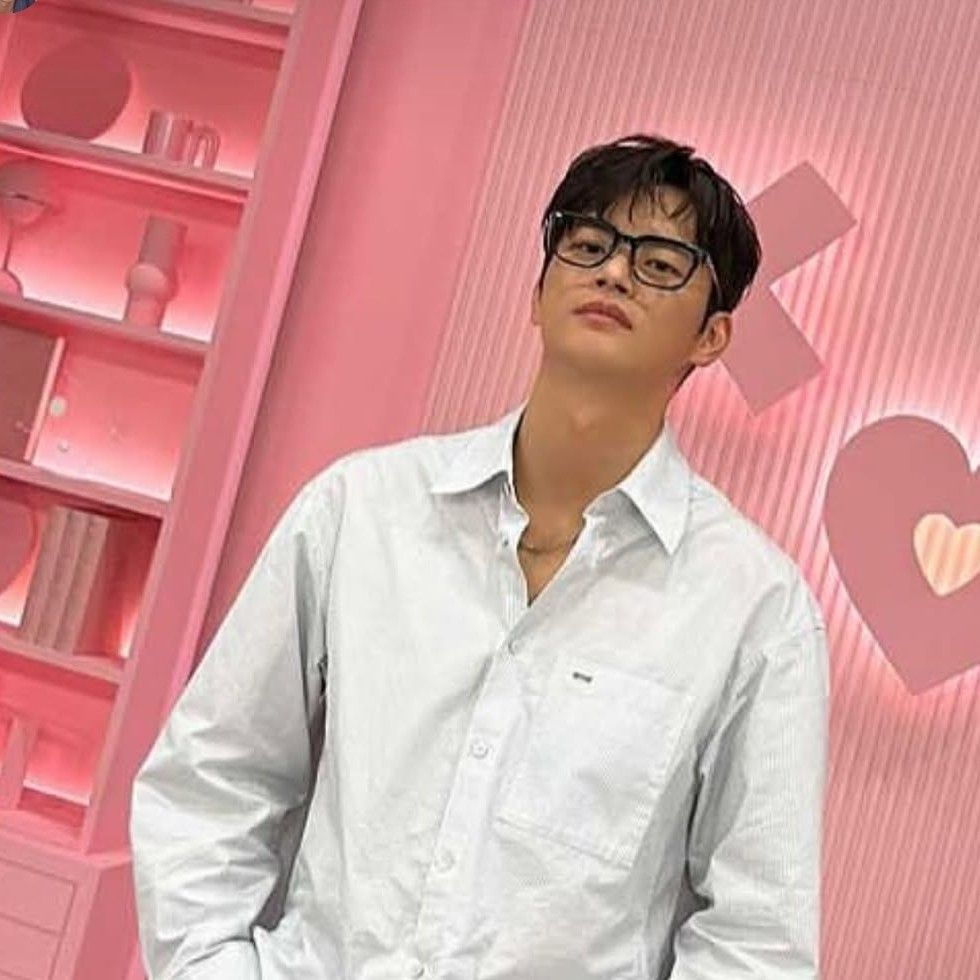 A moment captured by a fan of Seo Inguk