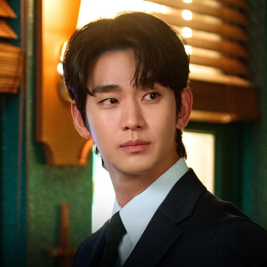 A moment captured by a fan of Kim Soohyun