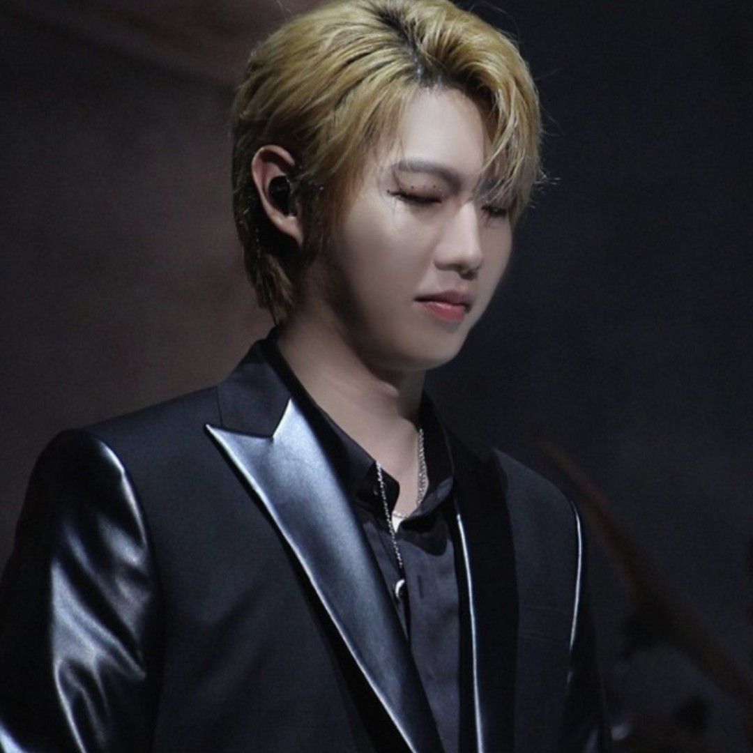 A moment captured by a fan of Son Taejin