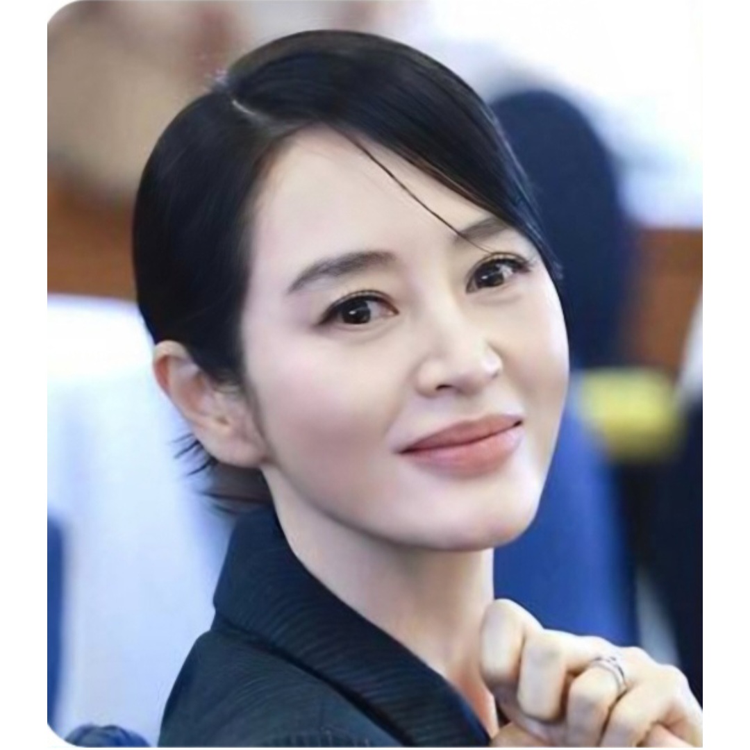 Recent activity shot of Kim Hyesoo