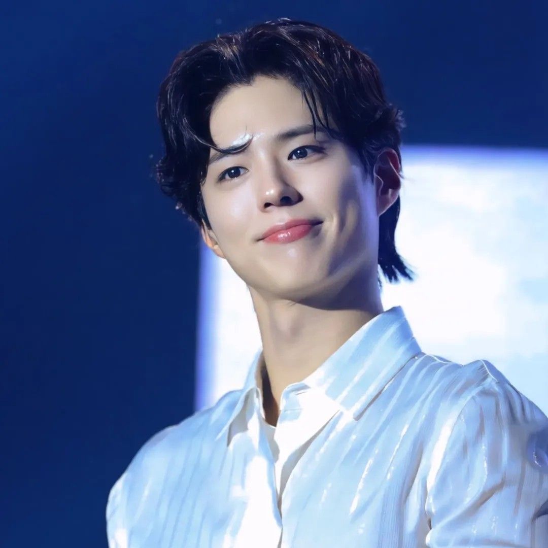 Recent activity shot of Park Bogum