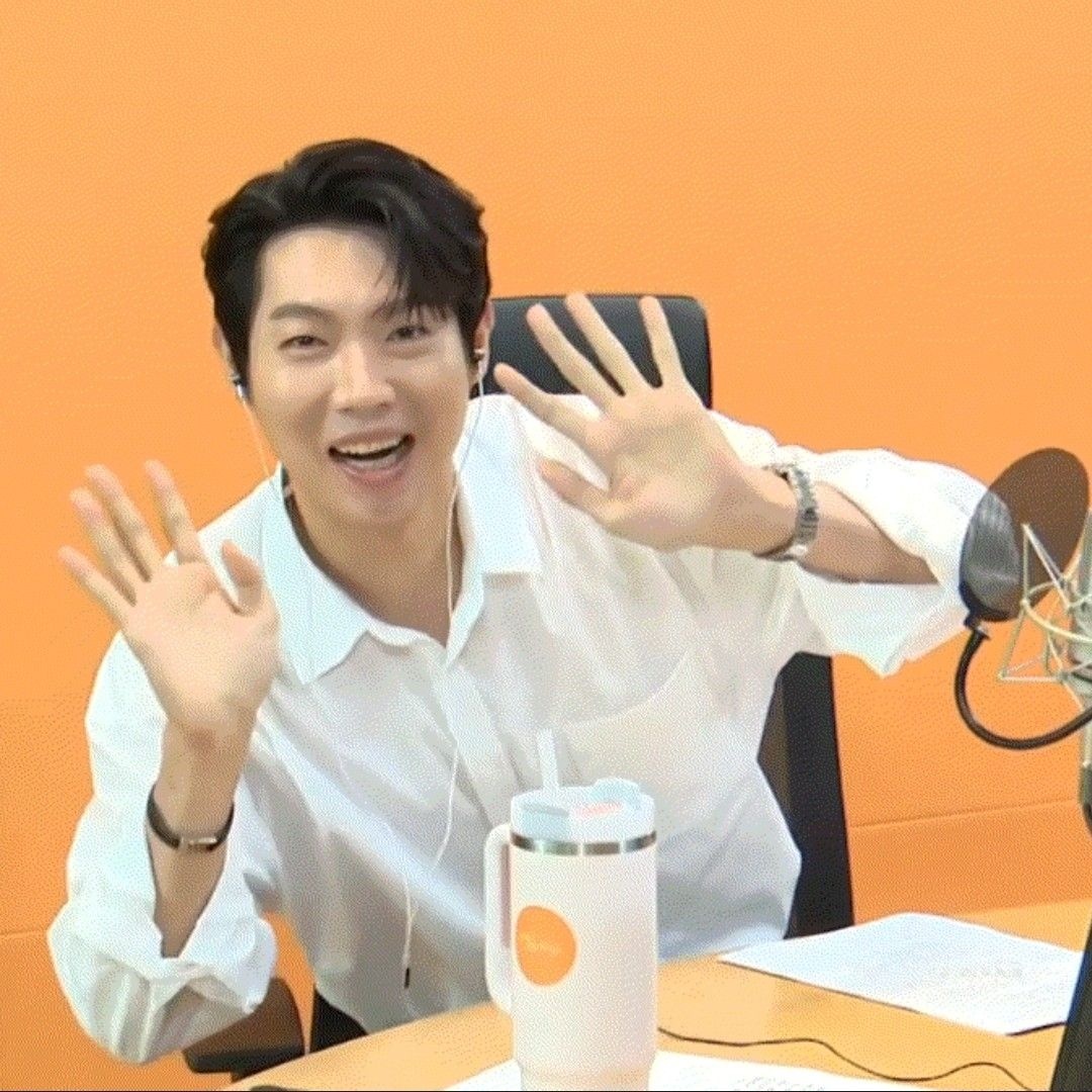 Latest photo of Son Taejin