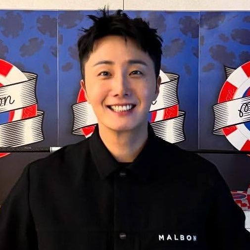 A moment captured by a fan of Jung Ilwoo