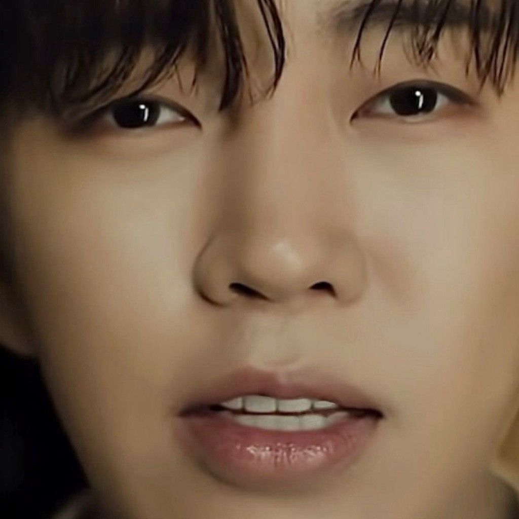 Behind-the-scenes cut of Lim Youngwoong