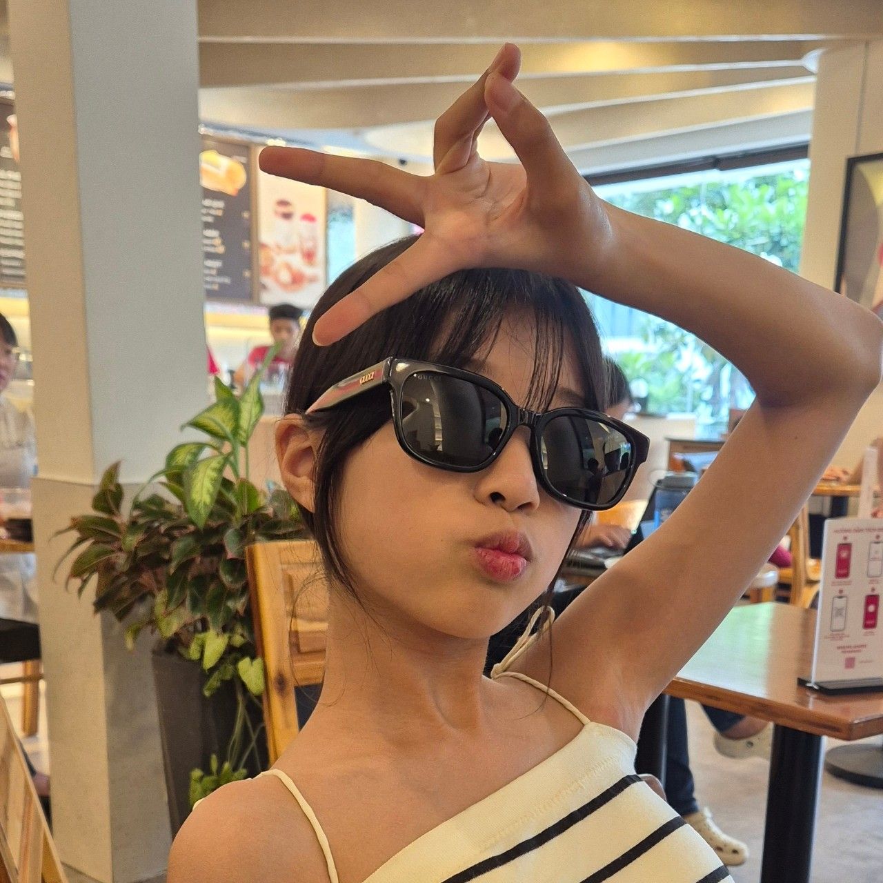 Behind-the-scenes cut of Bin Yeseo