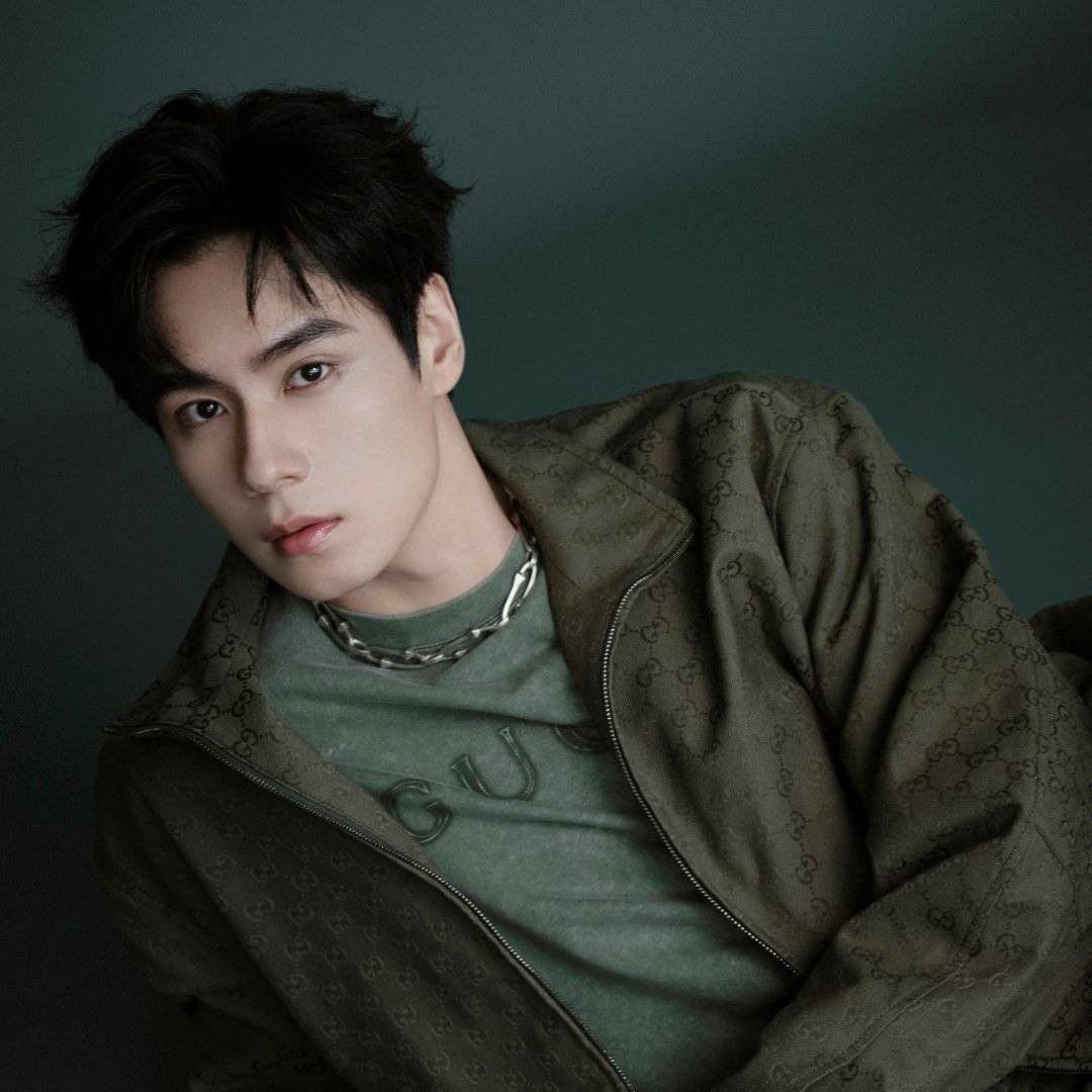 Behind-the-scenes cut of Hu Yitian