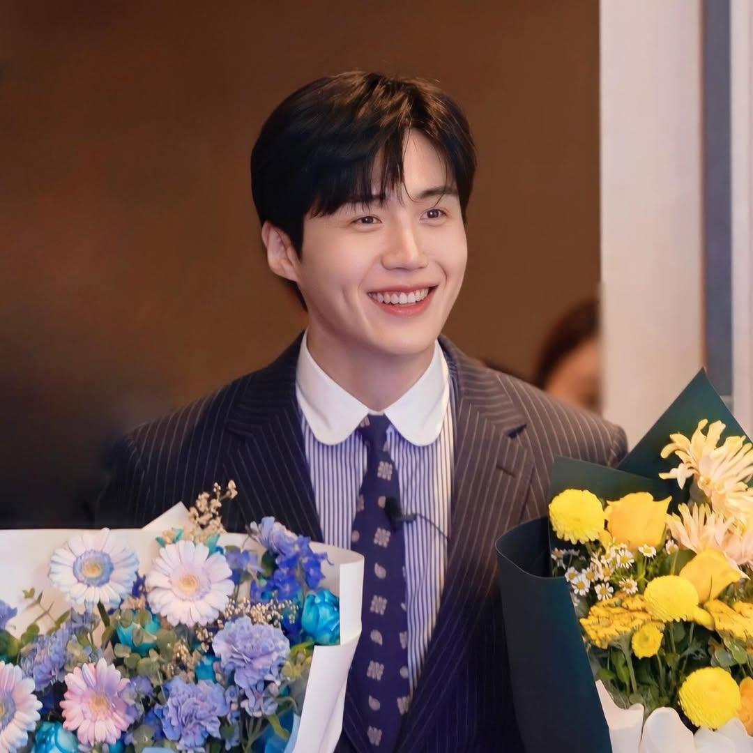 Behind-the-scenes cut of Kim Seonho