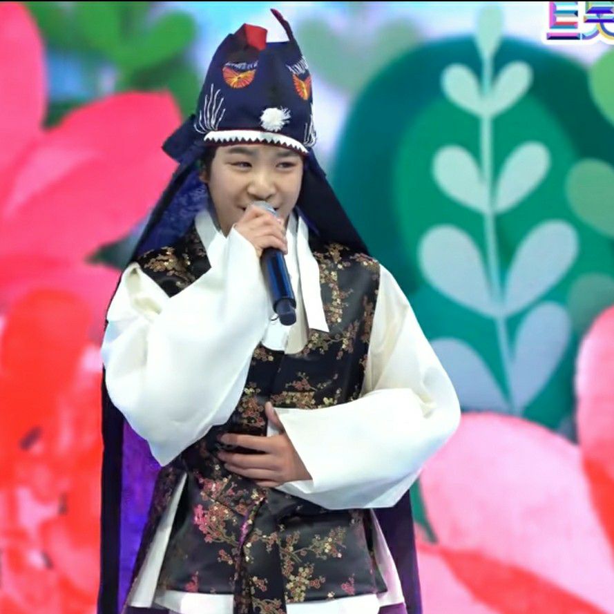Behind-the-scenes cut of Jeong Dongwon