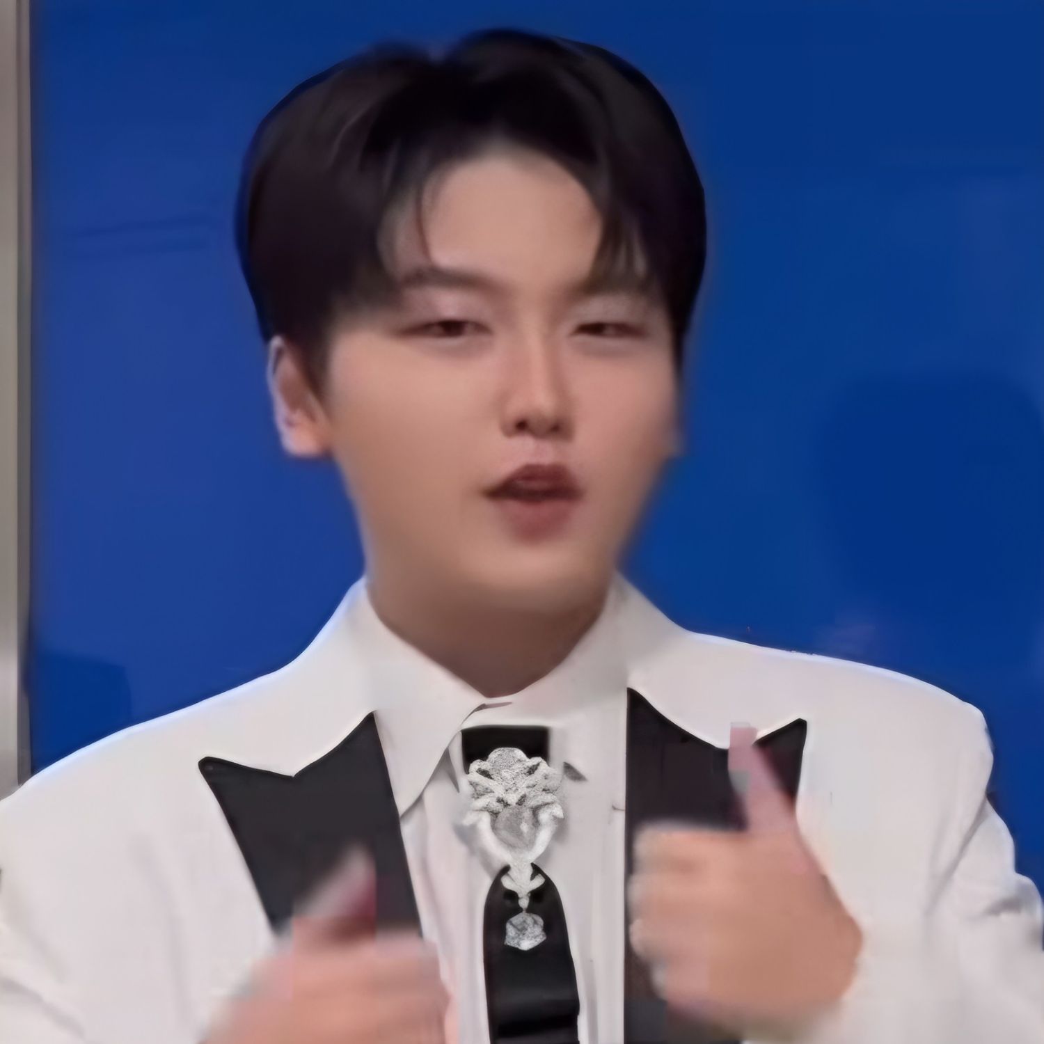 Behind-the-scenes cut of Park Sungon