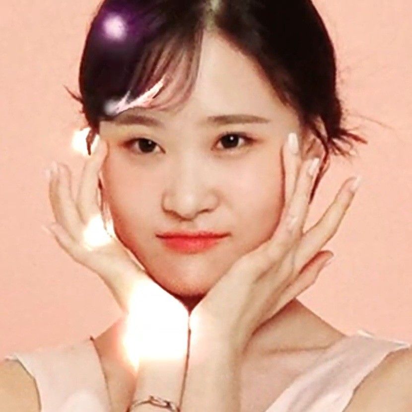 Behind-the-scenes cut of Kim Dahyun