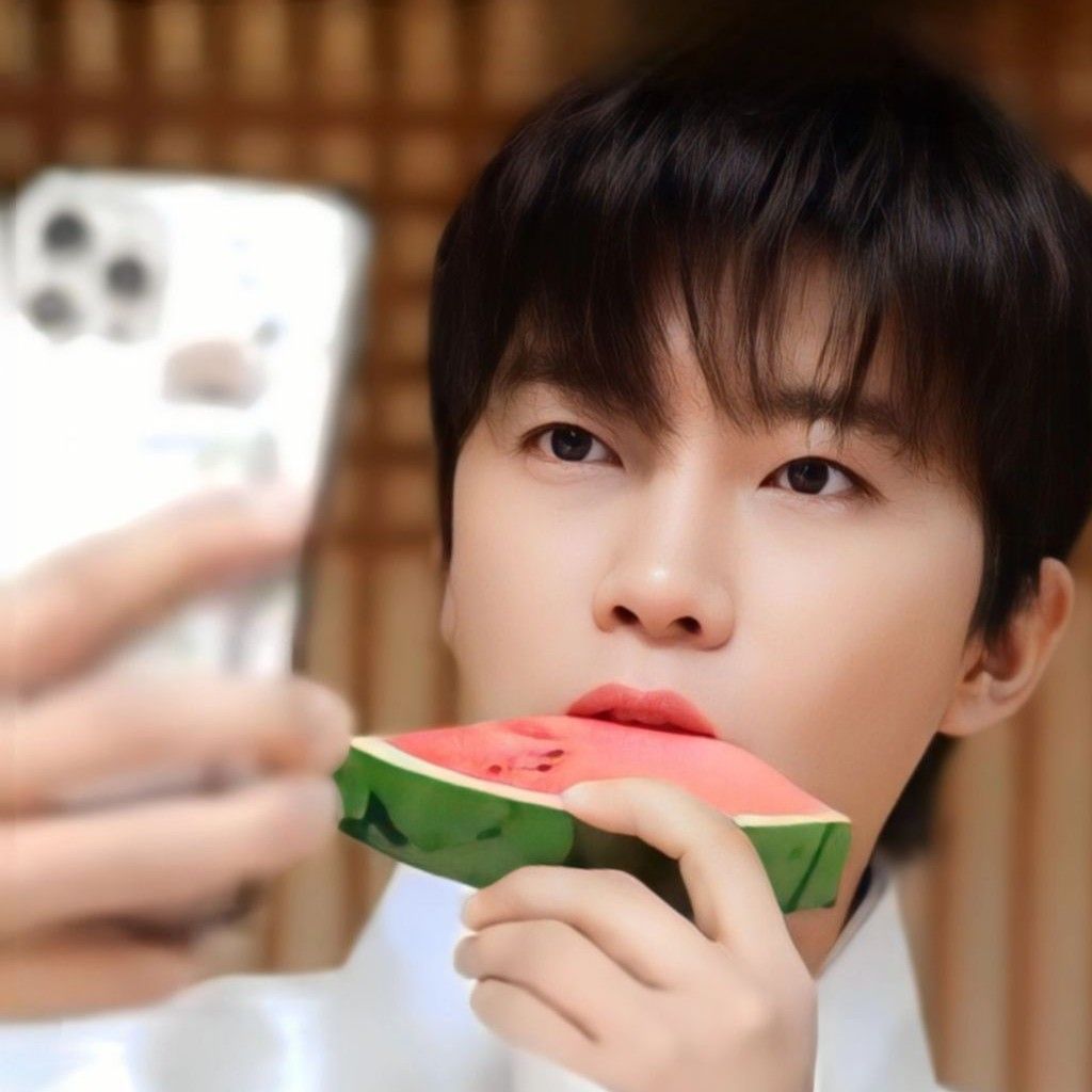 Foto terbaru dari Lim Youngwoong