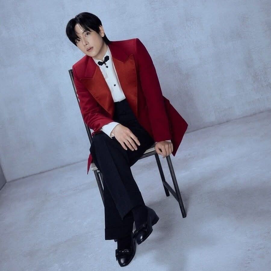 Behind-the-scenes cut of Lim Siwan