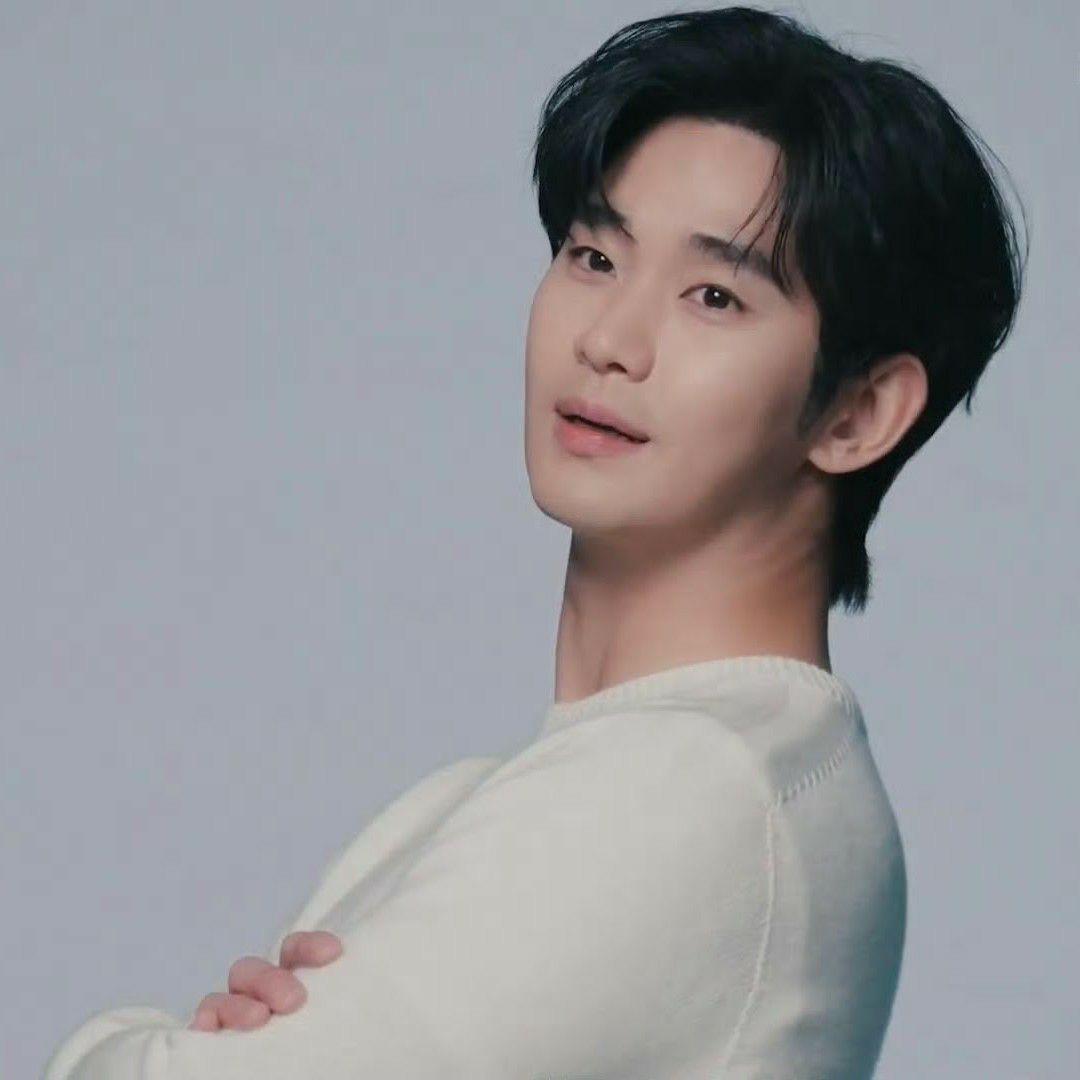 Recent activity shot of Kim Soohyun