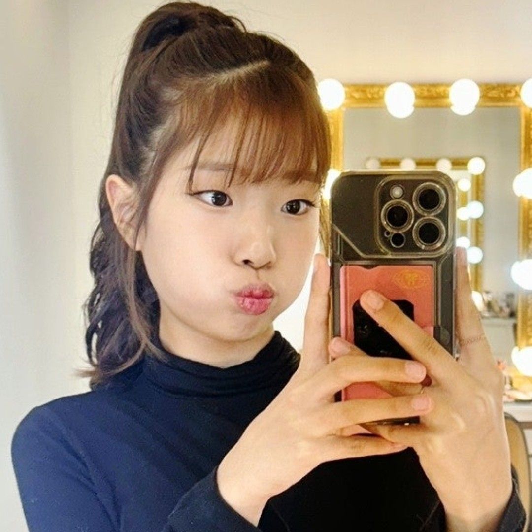 Behind-the-scenes cut of Bin Yeseo