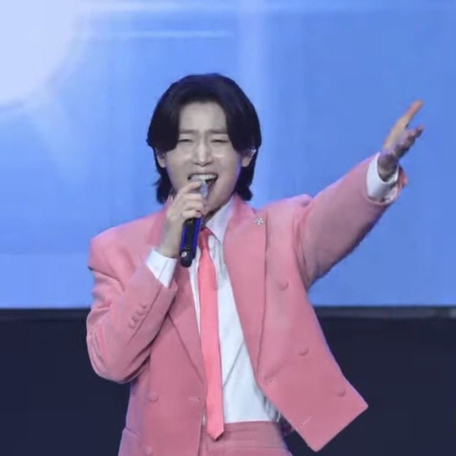 Behind-the-scenes cut of Kim Yongbin