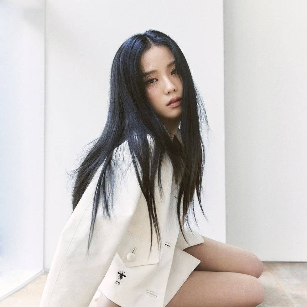 Recent activity shot of Jisoo (1995)