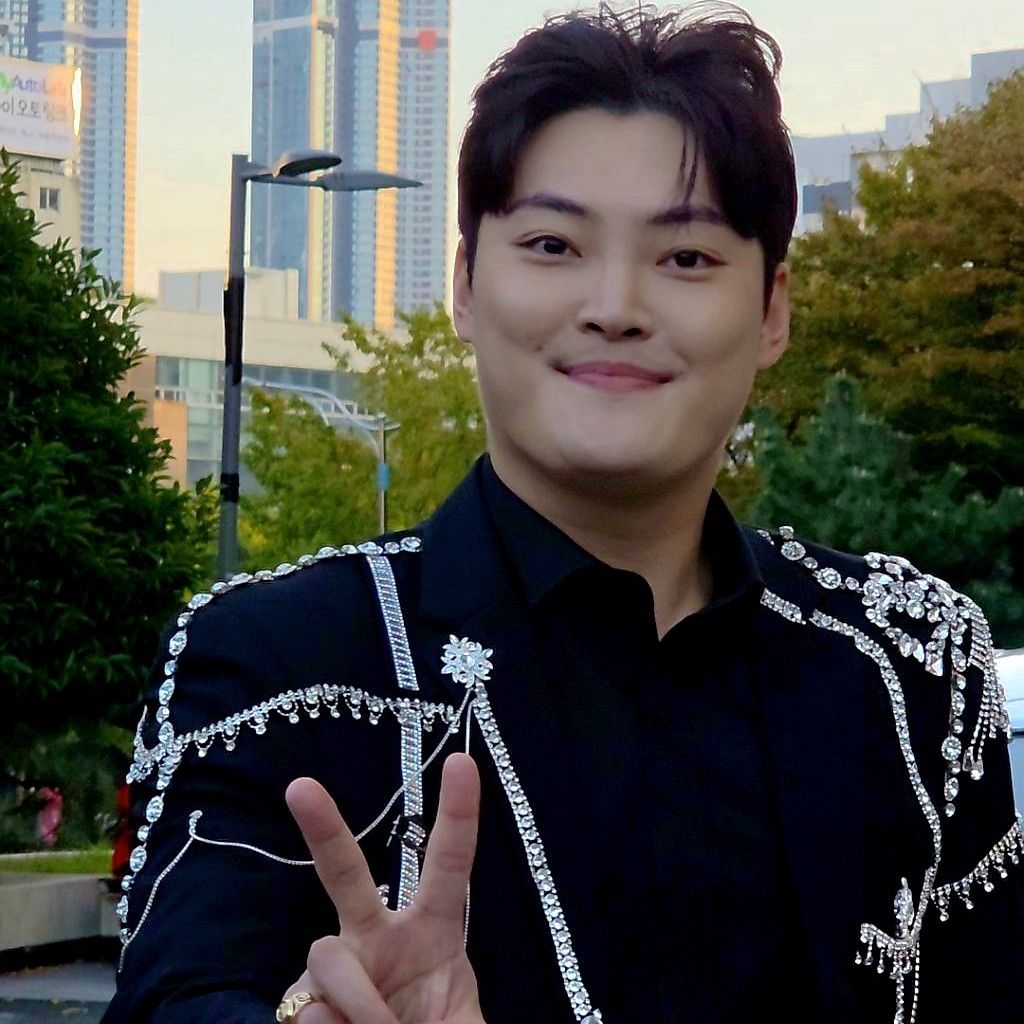 Recent activity shot of Kim Kyungmin