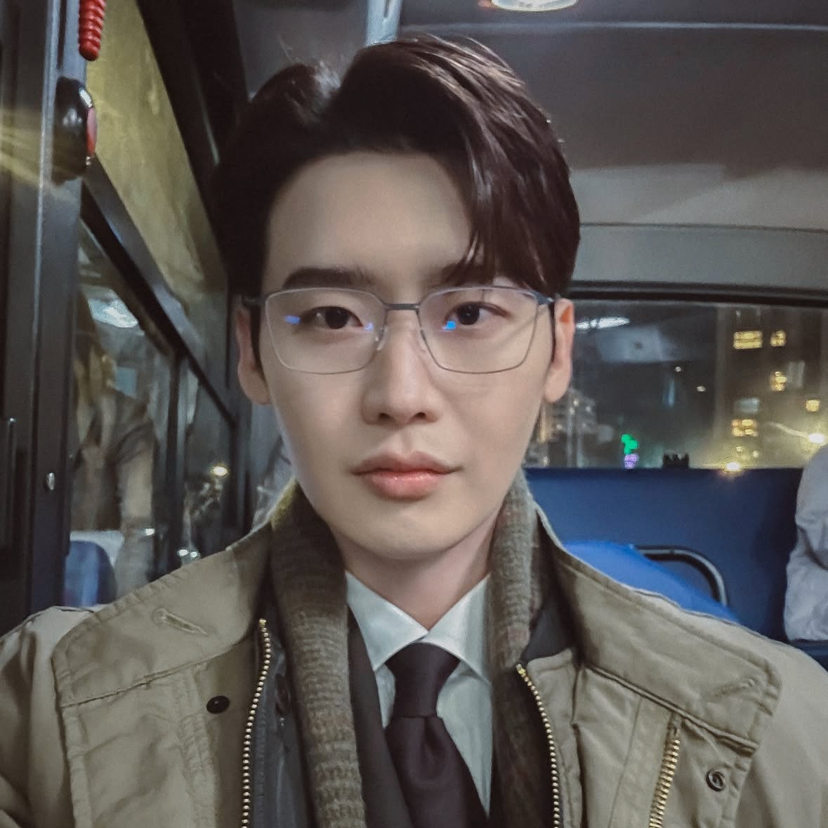 Behind-the-scenes cut of Lee Jongsuk