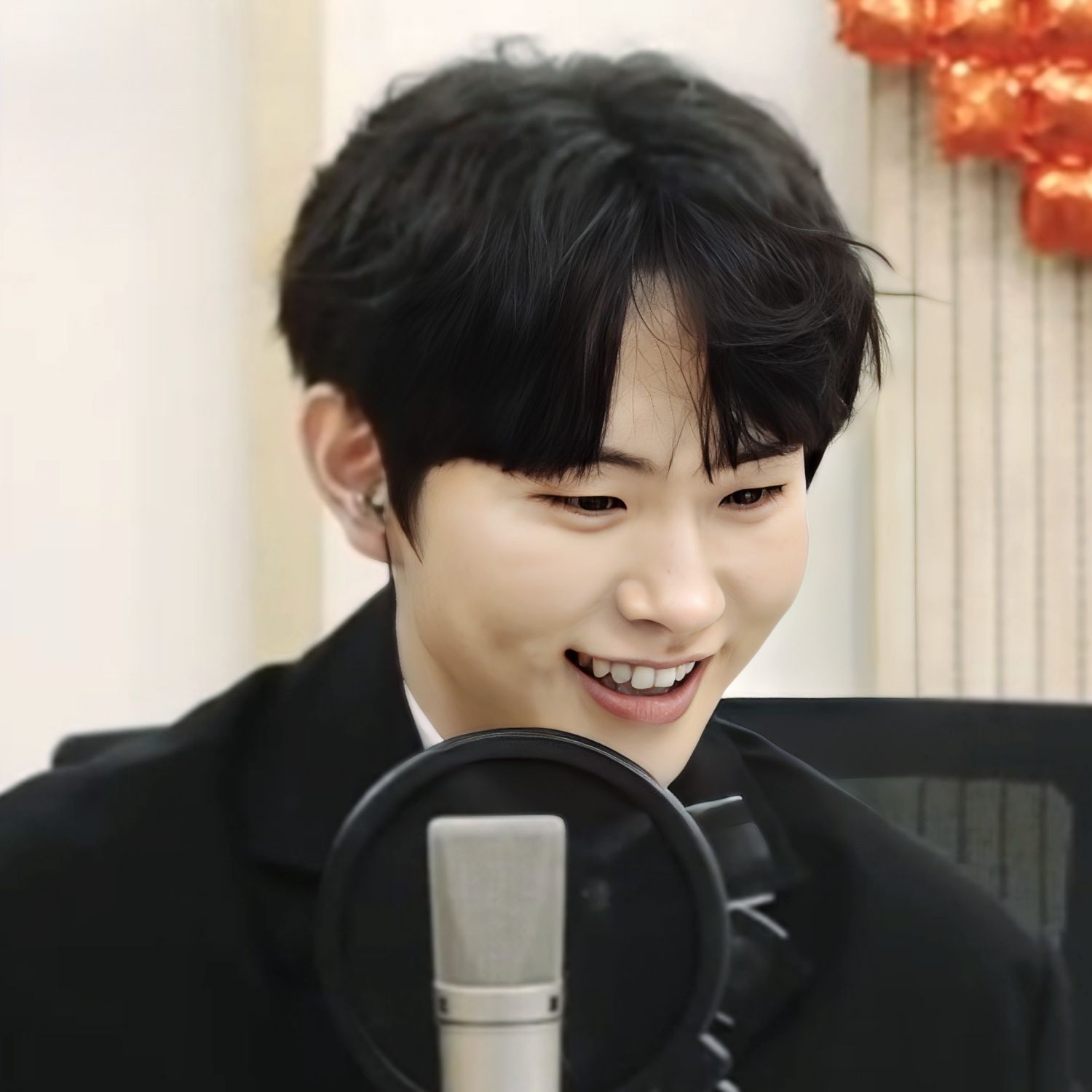 Recent activity shot of Lee Byeongchan