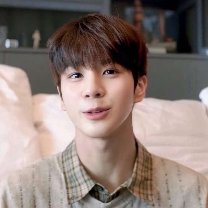 Recent activity shot of Jeong Dongwon