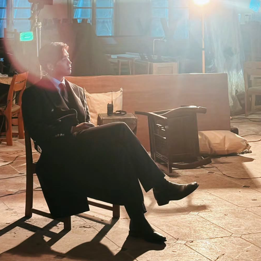 로운의 비하인드 컷