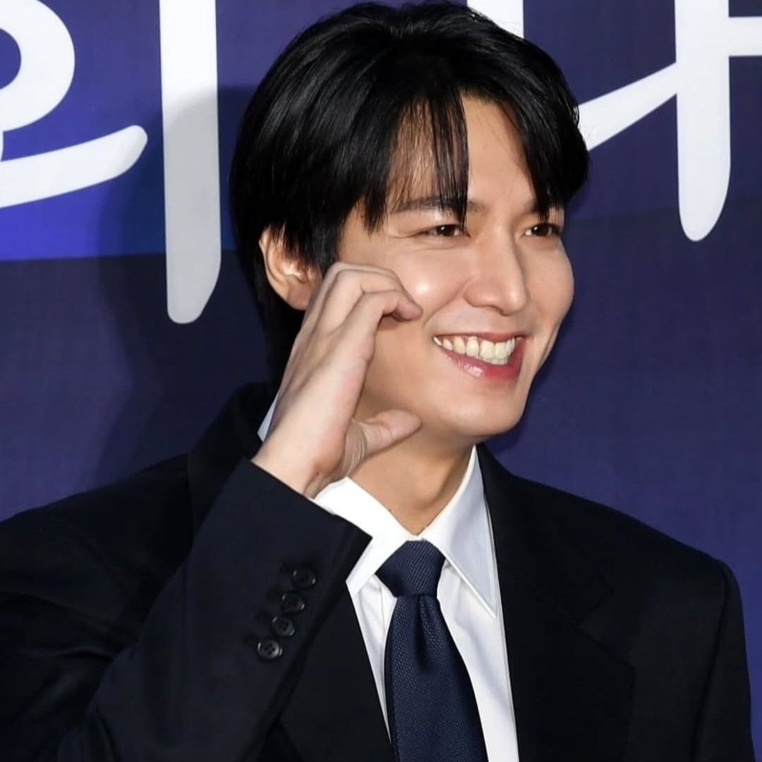 粉絲拍下的李敏鎬瞬間