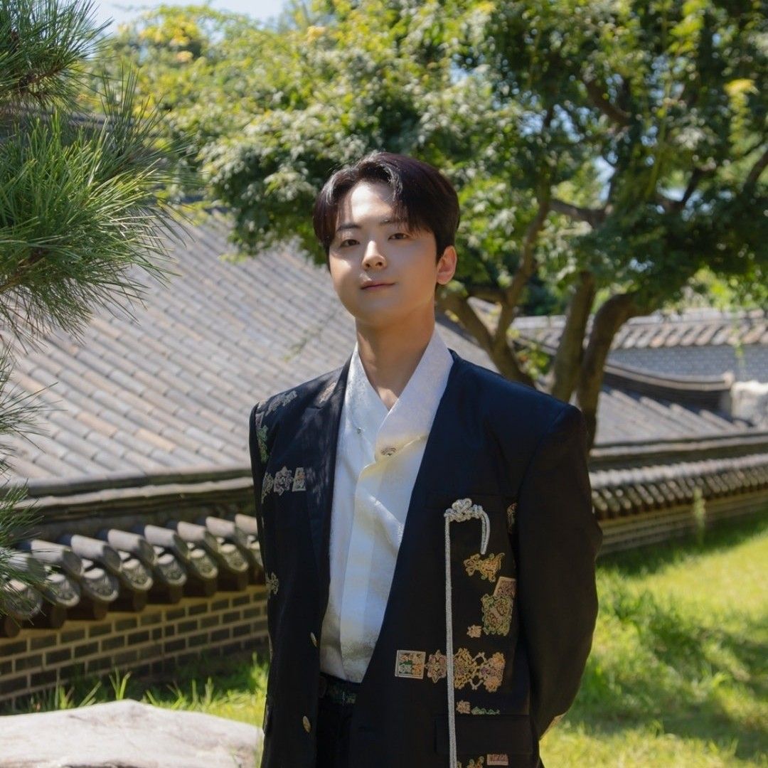 Behind-the-scenes cut of Park Minsu