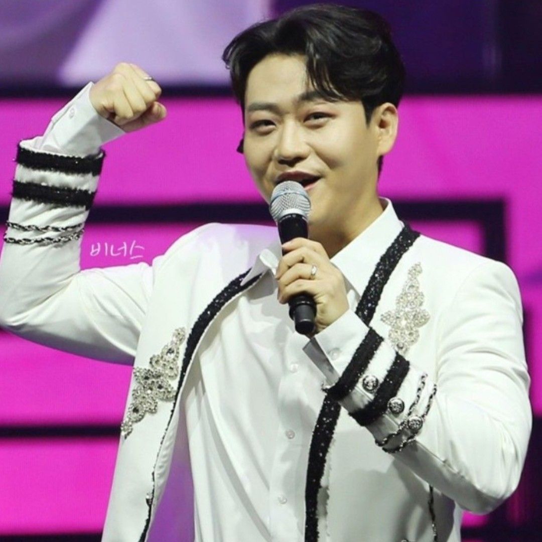 A moment captured by a fan of Min Soohyun